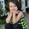 Nika Sage McKenna as Daisy Oliver