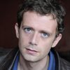Cédric Zimmerlin as Le journaliste radio (voice)