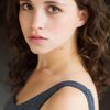 Janina Fautz as Erna