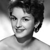 Ariadna Welter as Donna Trent