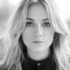 Skye Lourie as Jess