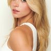 Alexa Blair Robertson as Mia