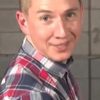 Colin Cunningham as Bored Employee