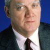 Kenneth McMillan as Cressner
