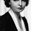 Mayo Methot as Gladys Farrell
