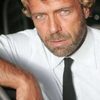 Massimo Ciavarro as Roberto di Leo