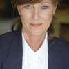 Sinda Nichols as Deena