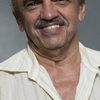 José Dumont as Carlos