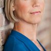 Cordula Stratmann as Dr. Lenz