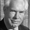 William Hanna as Tom / Jerry (voice) (uncredited)