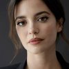 Joana Ribeiro as Leona