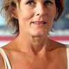 Kjersti Holmen as Fru Jacobsen