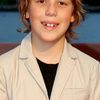 Abe Clifford-Barr as Oli Bloom