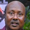 Lollu Sabha Manohar as Taxi Driver