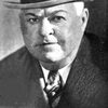 Harry Holman as Mike, Waterfront Policeman