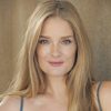 Elizabeth Sandy as Helen