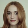 Maude Apatow as Meredith Whitcomb