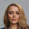 Jordan Hinson as Zoe Steadman