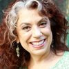 Rose Portillo as Della