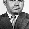 Nehemiah Persoff as Carl Melnicker