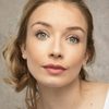 Jade Matthew as Frank's wife