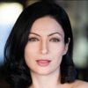 Landa Morland as Julie Smalles