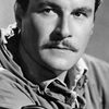 Amedeo Nazzari as Captain Di Nonno