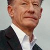 Lyle Lovett as Detective DeLongpre