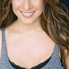Miriam Korn as Paula