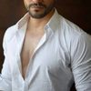Kunal Kemmu as Kunal Kadam