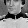 Arthur Pierson as Capt. Lorenzo