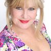 Amy Lyndon as Eve