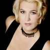 Stéphane Bissot as Françoise