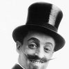 Leo White as Crooked gambler