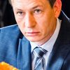 Andrii Mostrenko as Eric and Derek (voice)