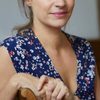 Clémence Faure as Karine la pyromane