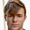 Jordy Tulleners as Tommy Bahhama