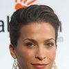 Christina Cox as Elizabeth Chase