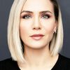 Amber Goldfarb as Carrie