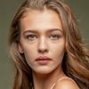 Melisa Döngel as Feride