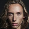 Max Croes as Eddie Holt (Bouncer)