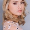 Ashlee Füss as Tina