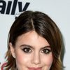 Sami Gayle as Lona Skinner