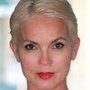 Elizabeth Gracen as Mary