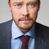 Michael Dorman as Ben Rutherford