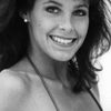 Teal Roberts as Lynn Fox