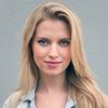 Barbara Dunkelman as Reporter