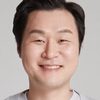 Yoon Kyung-ho as Doctor