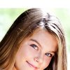 Samantha MacGillivray as Ava