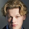 Jordan Kronis as Jesse Redfield